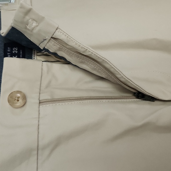 Gap Straight Fit khaki pants - Picture 3 of 8